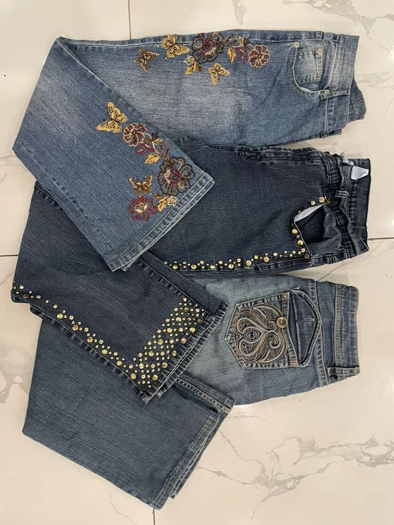 Embroidered flared/bootcut jeans