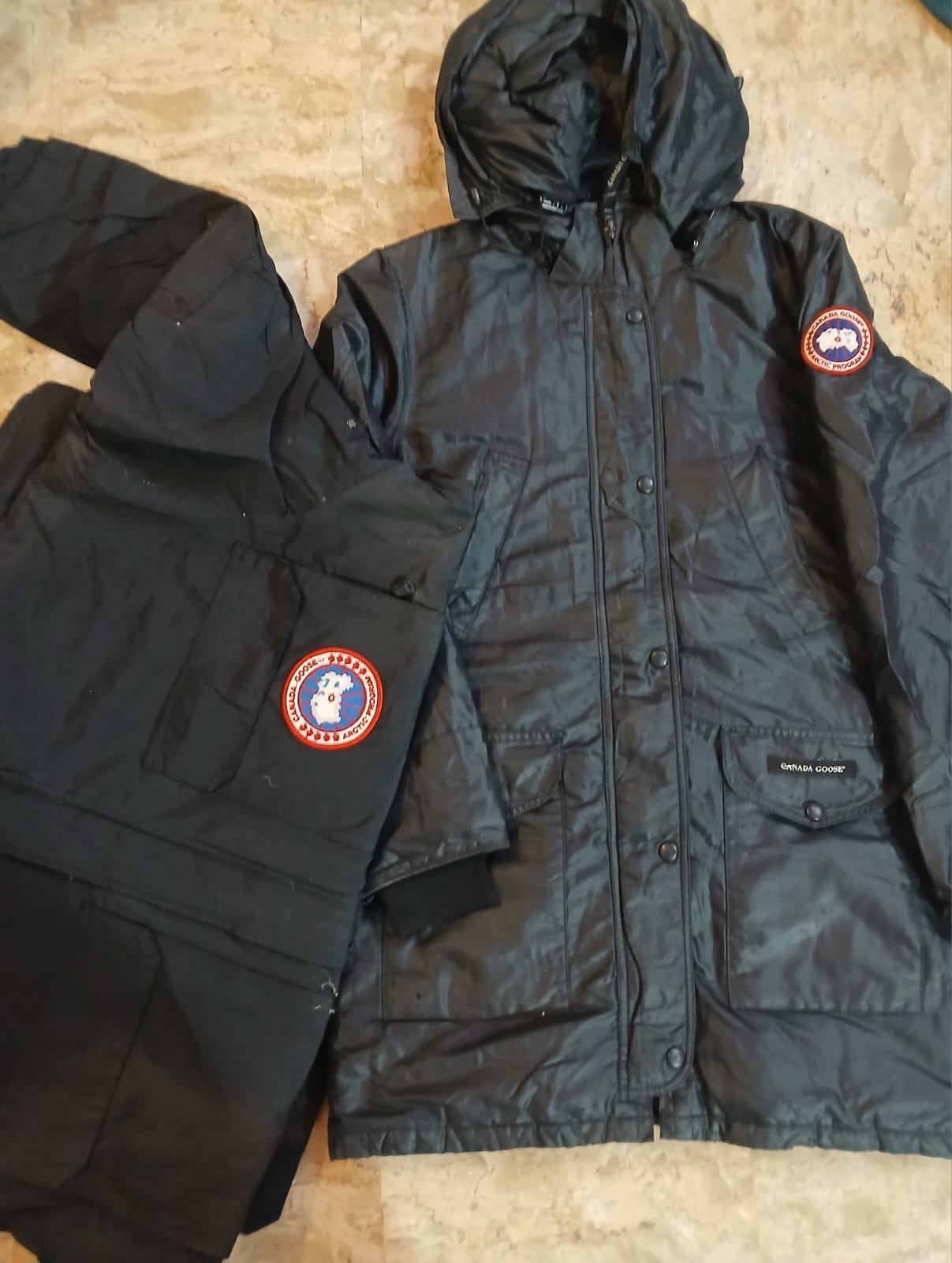 Canada Goose Puffer Lot