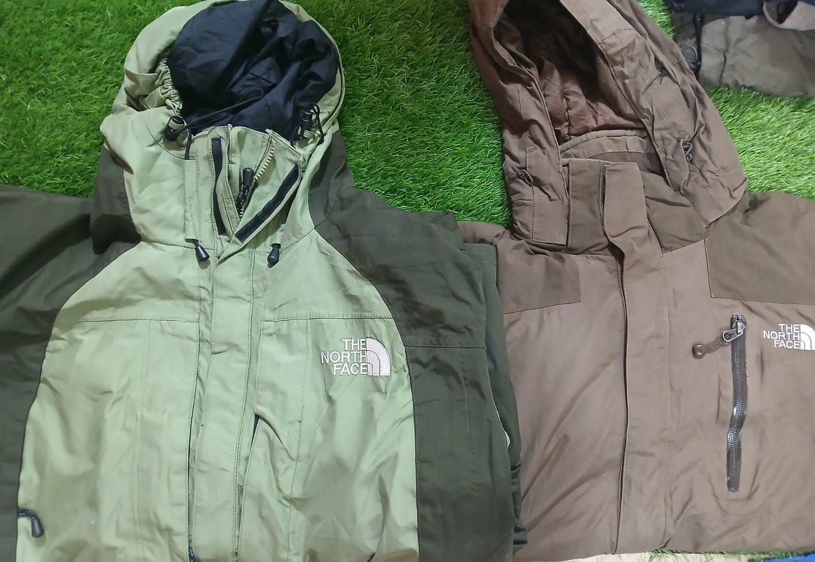 TNF Windbreaker Pack