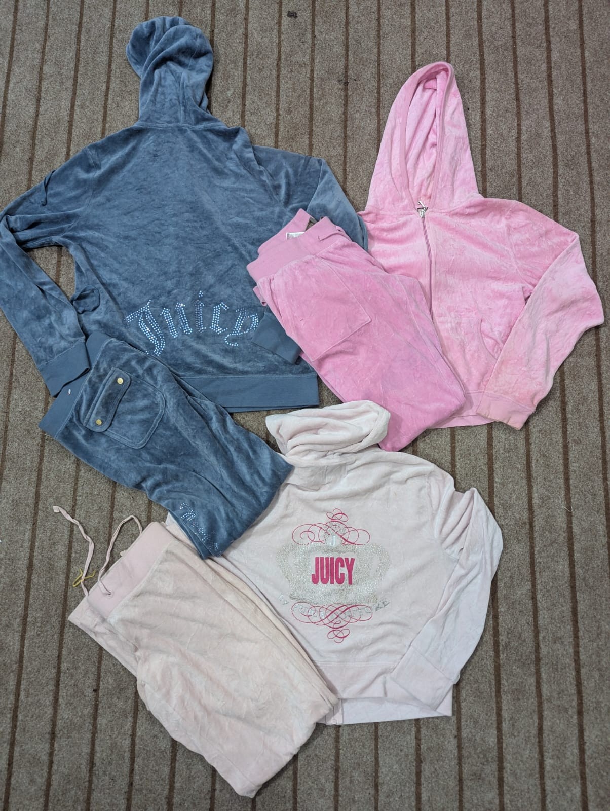 SD 287 Authentic Juicy Couture 2-piece velour set ..