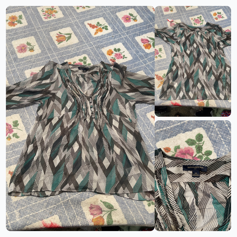 Banana Republic Sheer Geometric Print Ruffle V‑Nec..