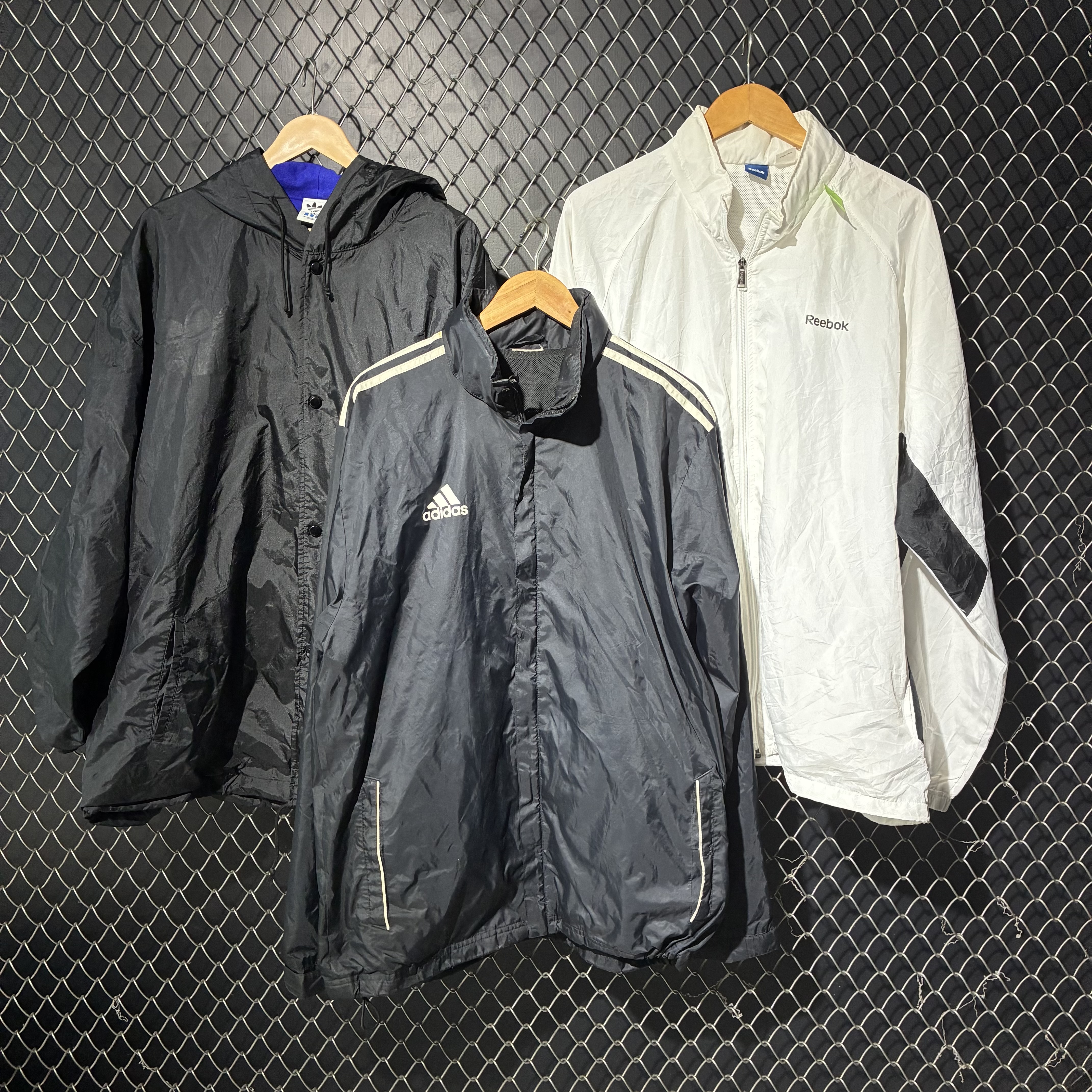 adidas y otras chaquetas de marca (fnc:629)