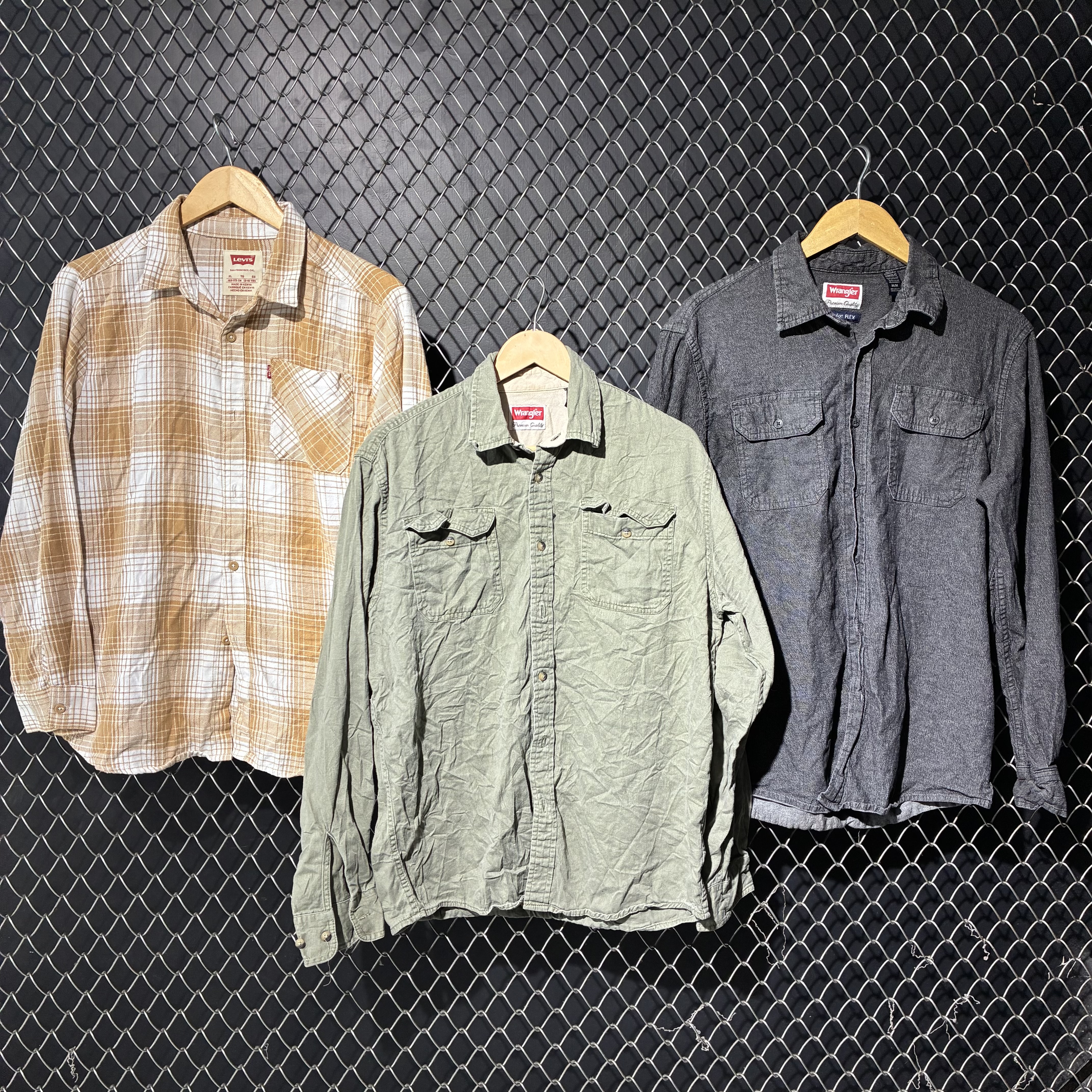 lee,levis,wrangle,carhartt shirts (fnc:640)