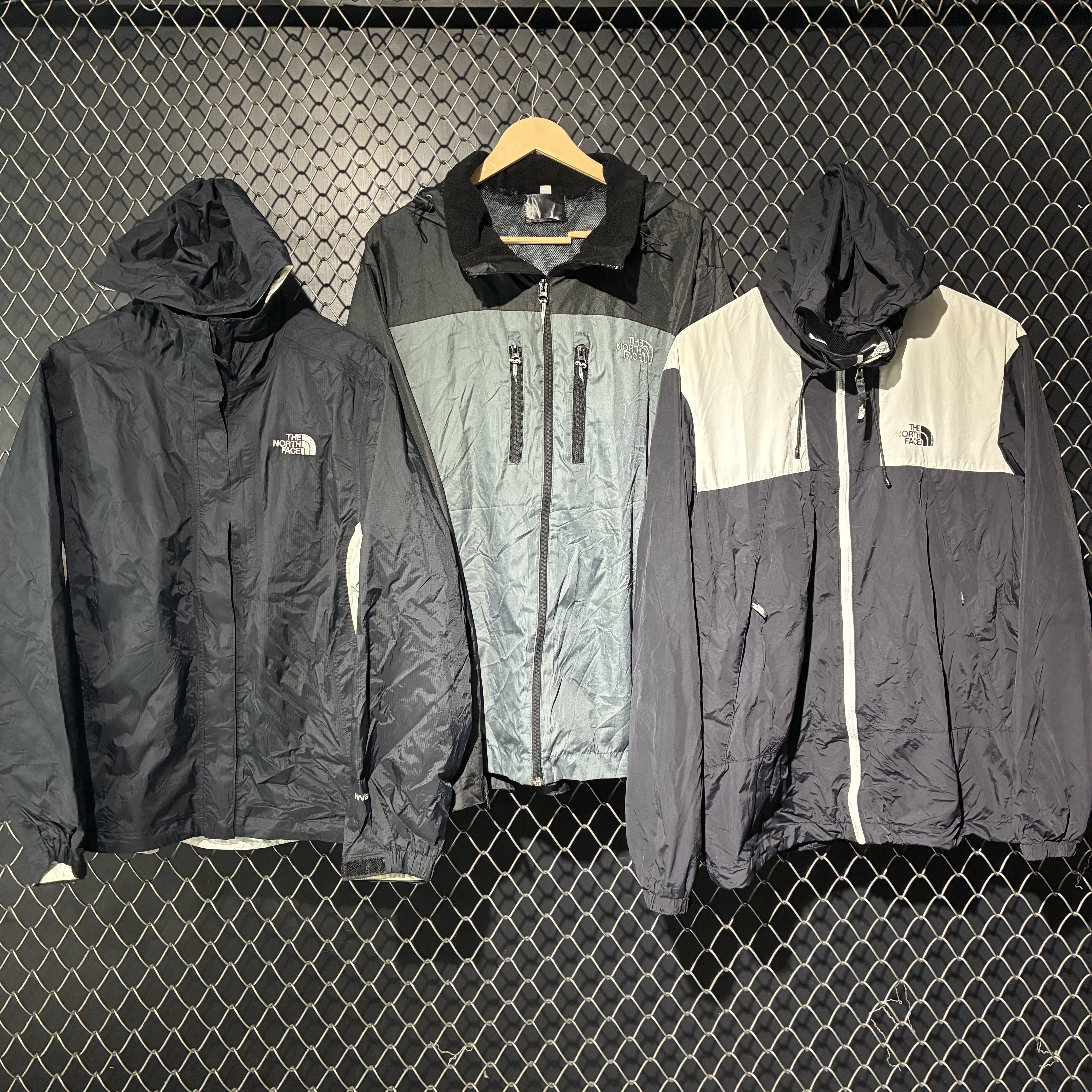 the north face windbreaker (fnc:484)