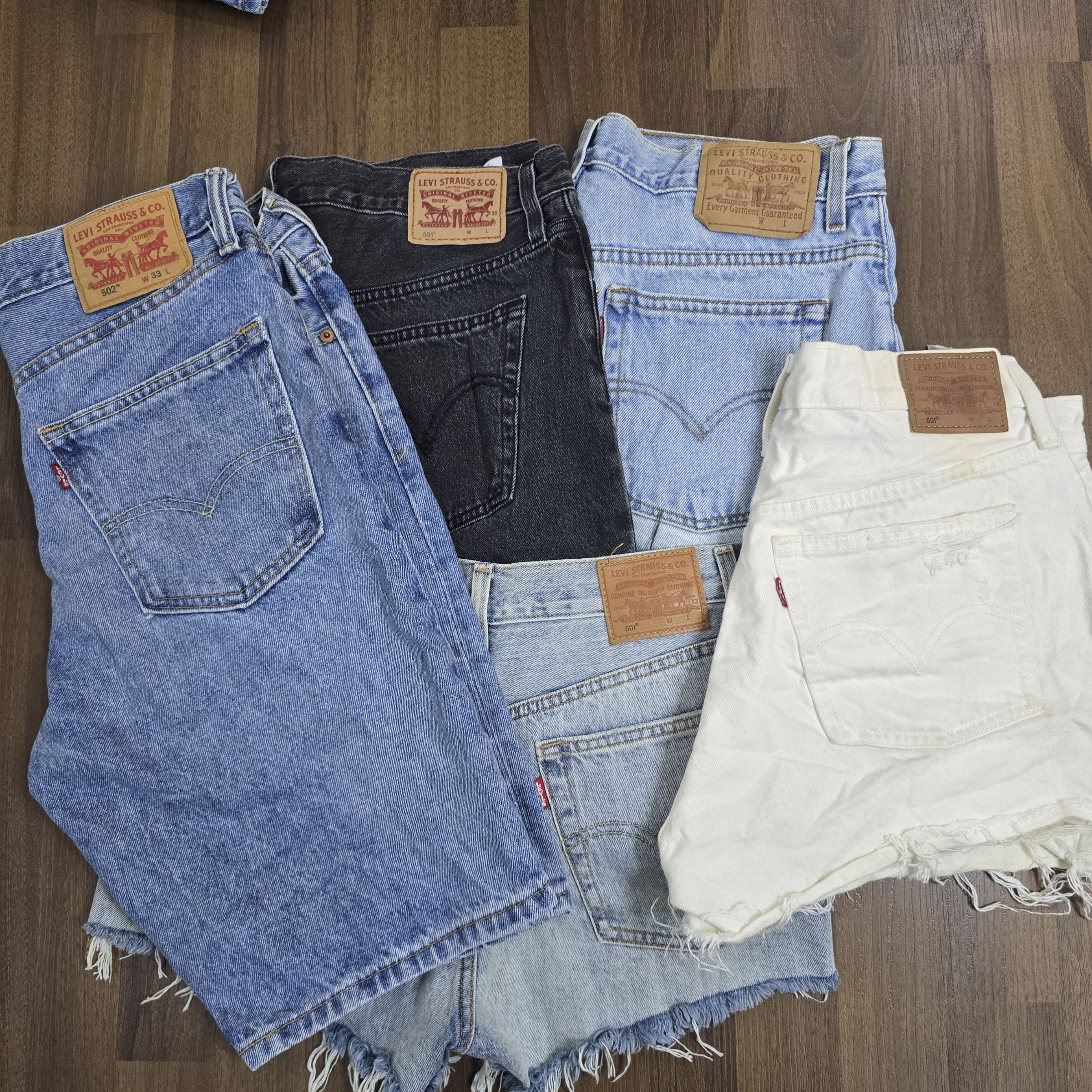 av-0960 levi's shorts