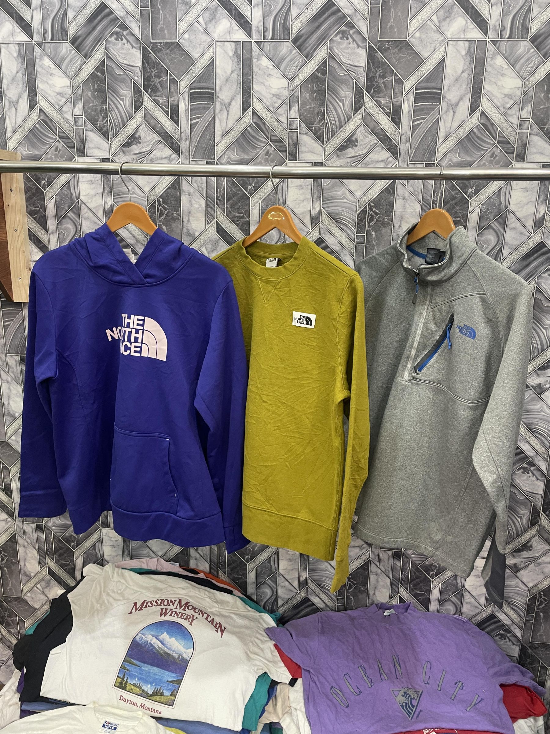 av-1425 the north face sweatshirts & hoodies