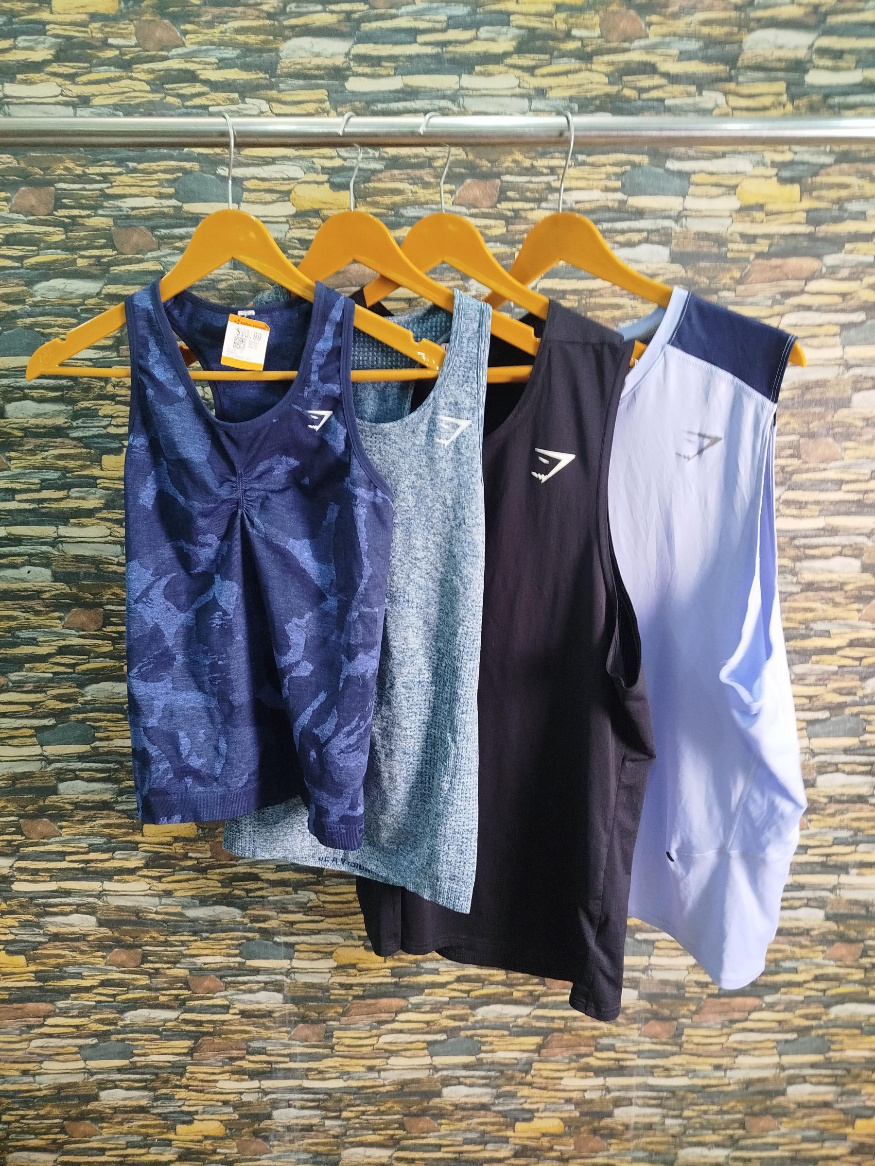 av-1446 gymshark tanktops