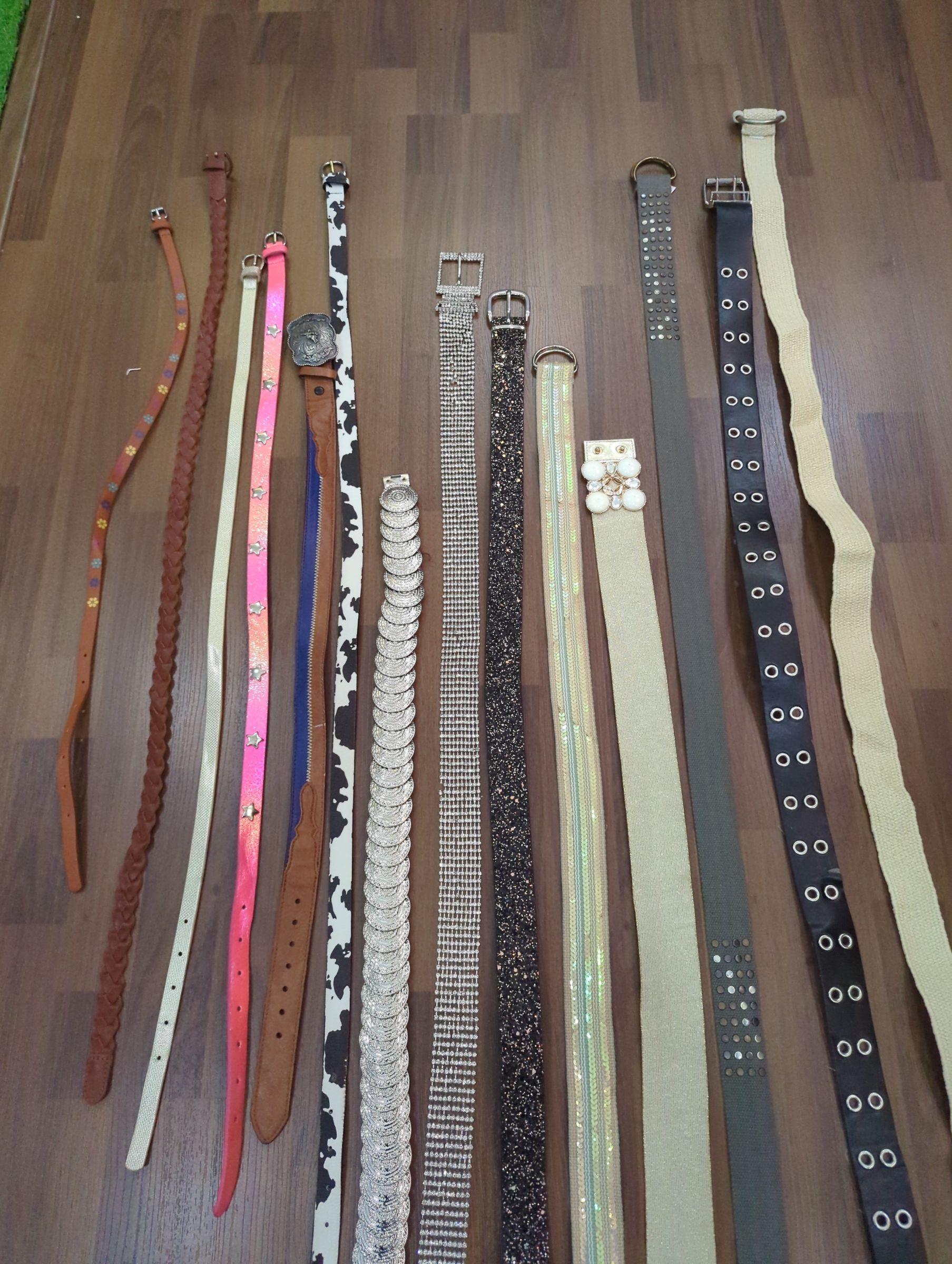 av-1534 y2k style belts