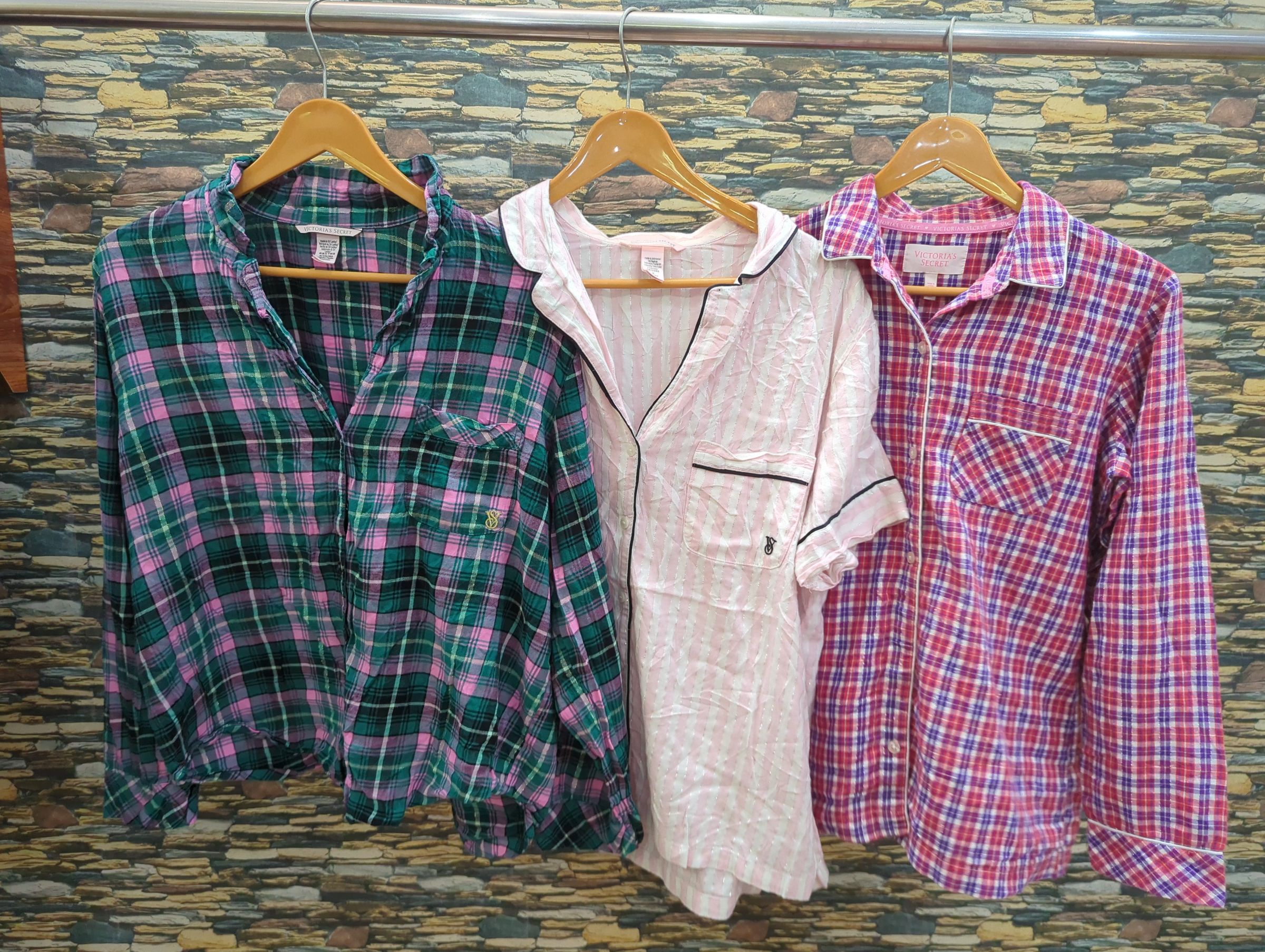 av-1531 victoria's secret mix blouse