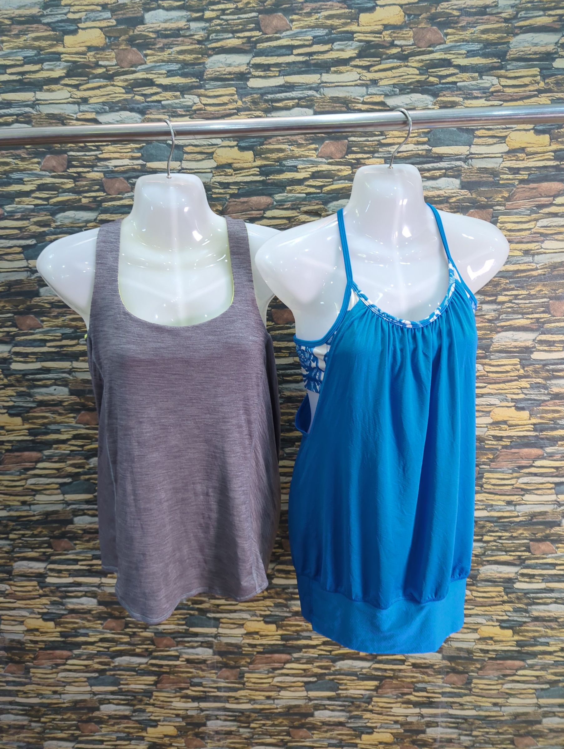 av-1555 lululemon tank tops