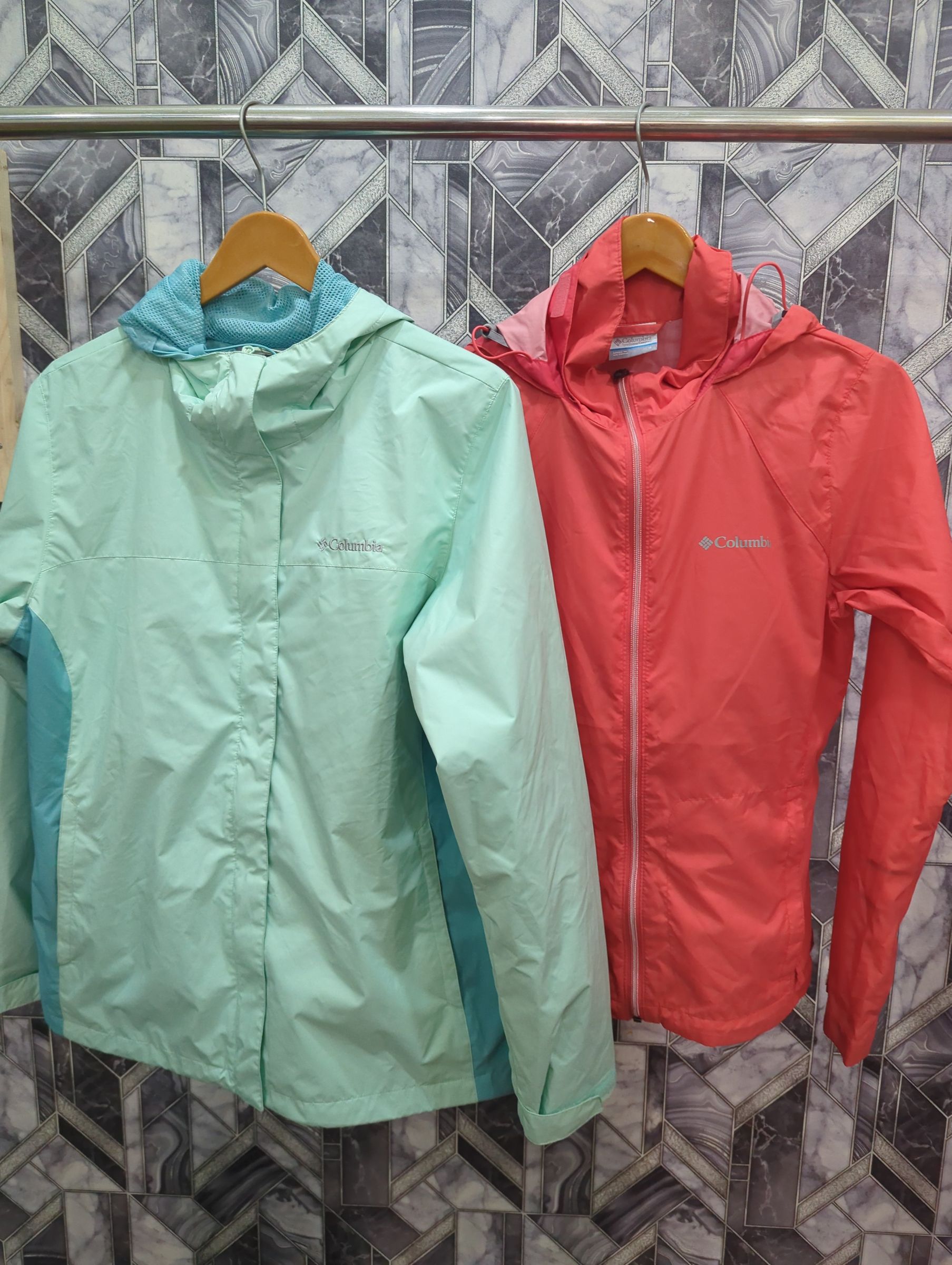 av-1588 columbia windbreaker