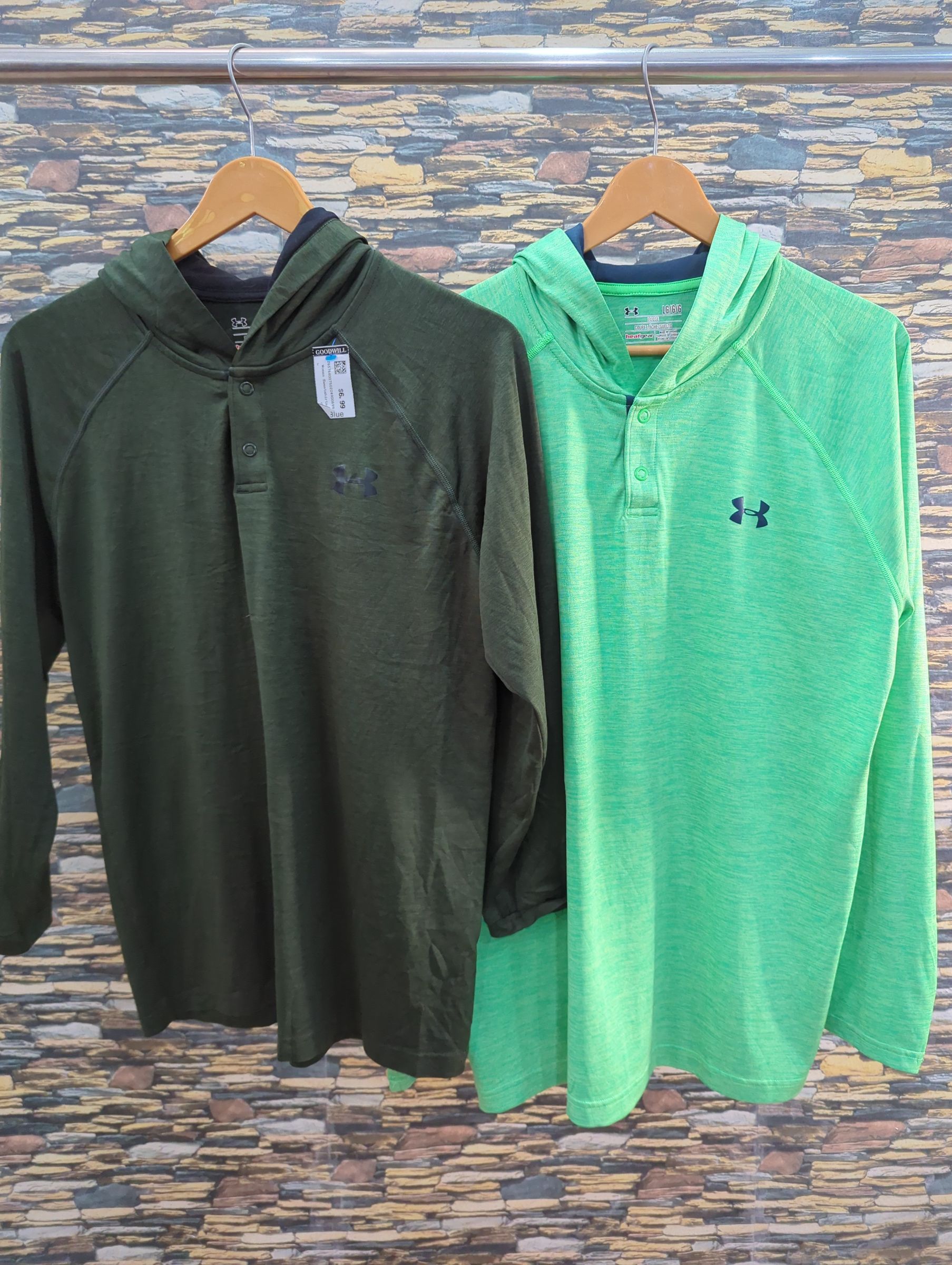 av-1715 under armour hooded t-shirts l/s