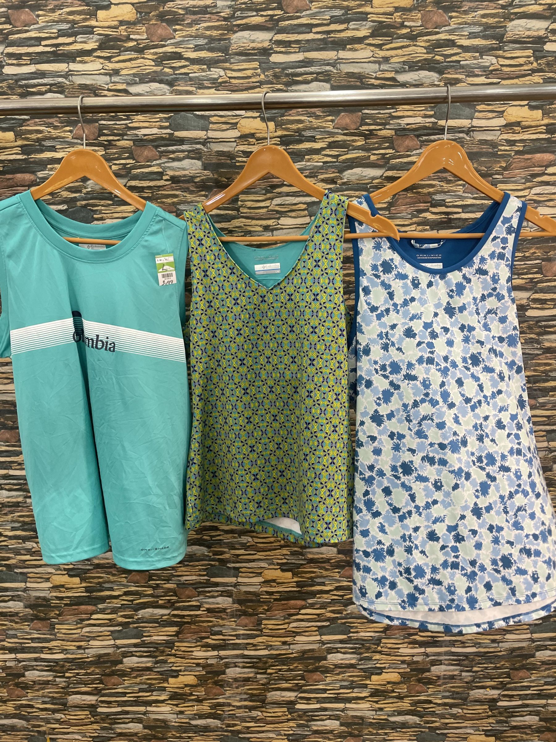 av-1774 columbia tank tops