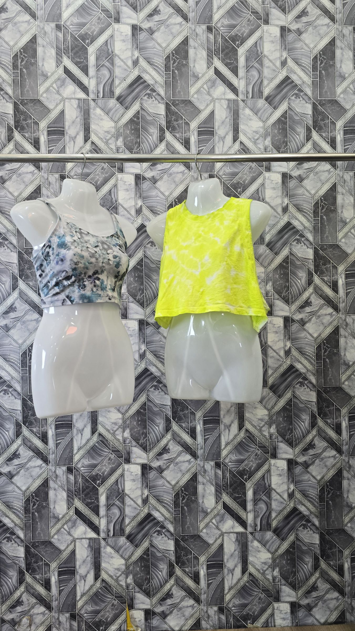 av-1805 lululemon crop tops
