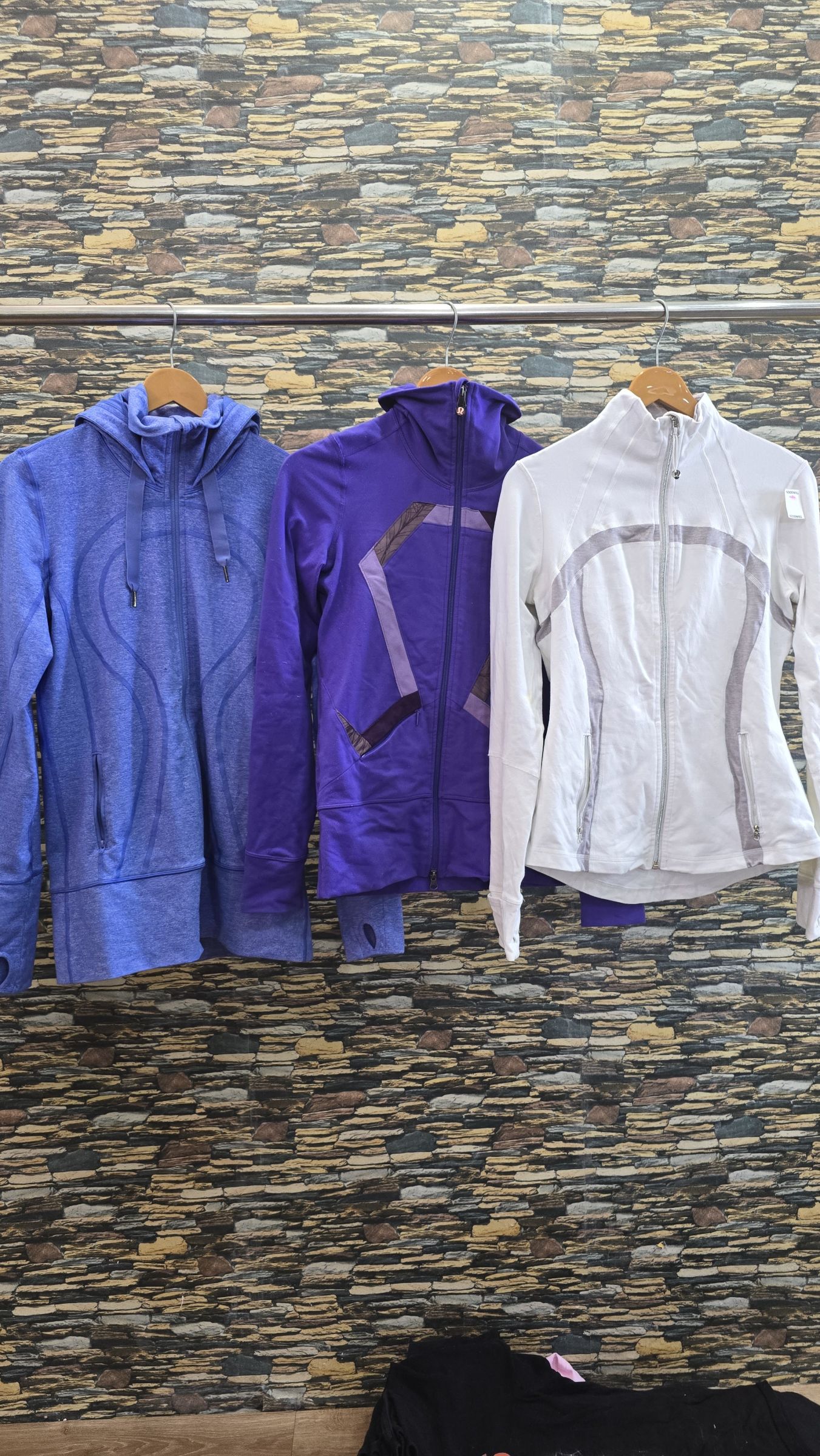 av-1807 lululemon jackets