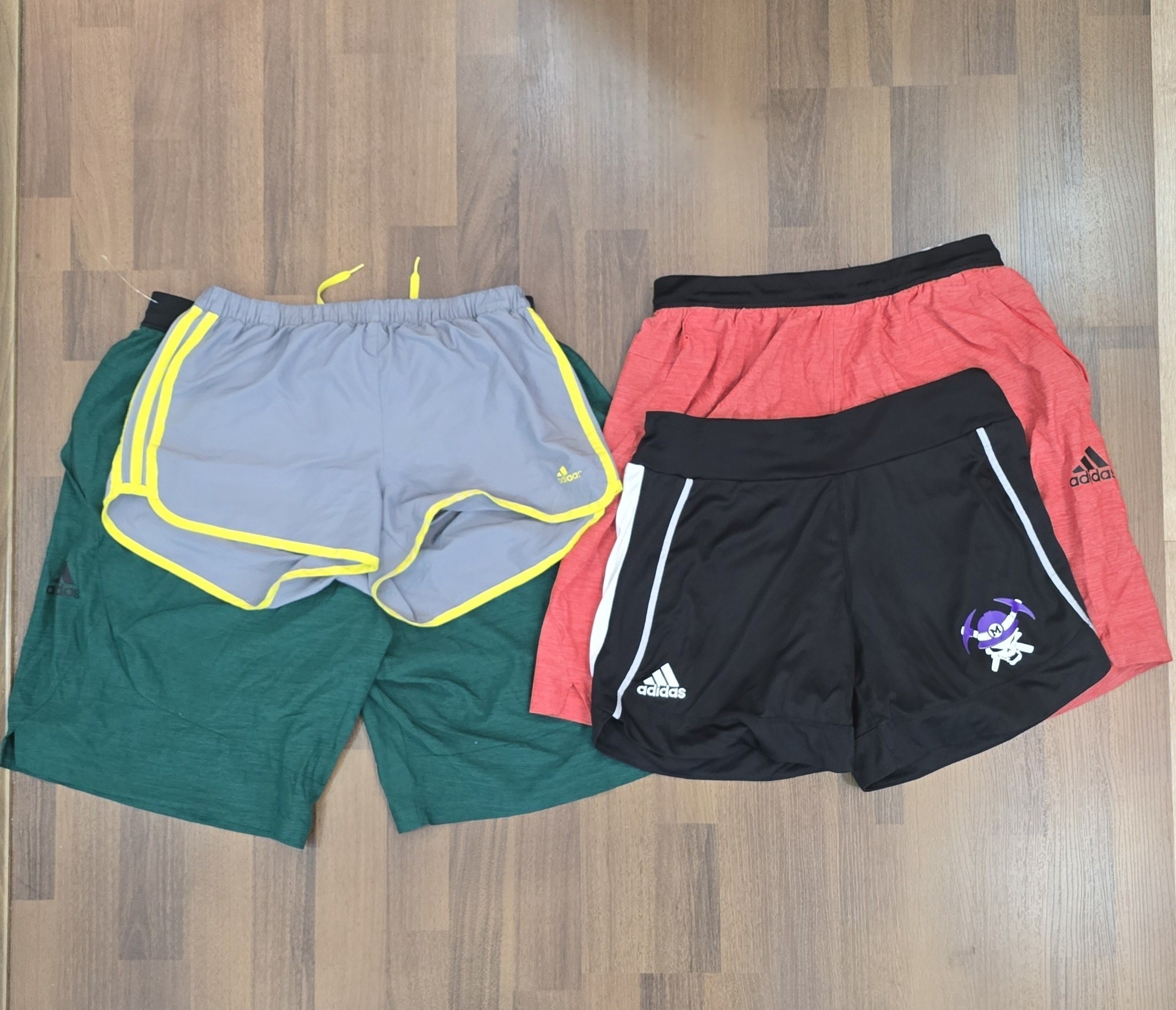 av-1808 adidas shorts