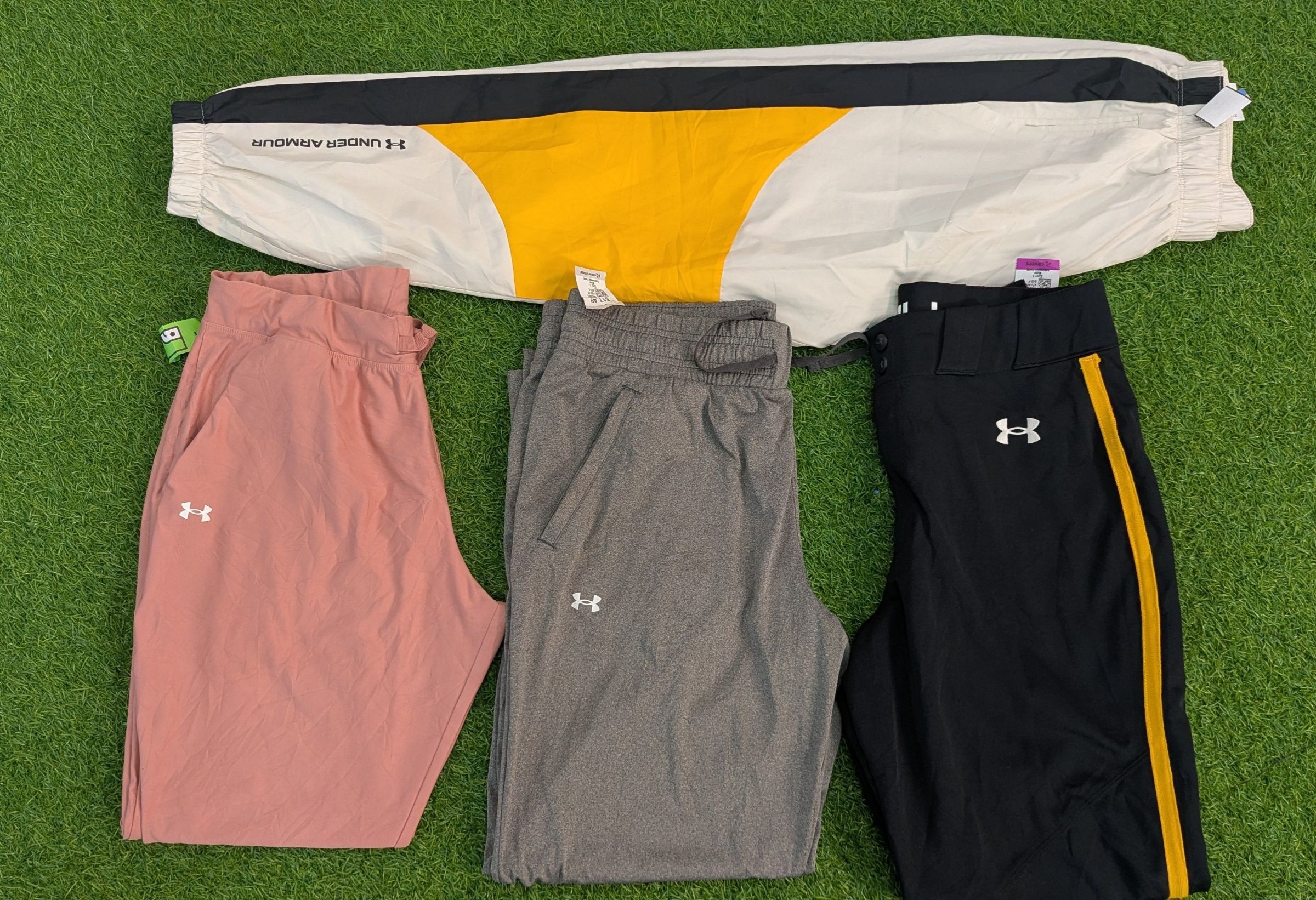 av-1841 under armour track pants & trousers