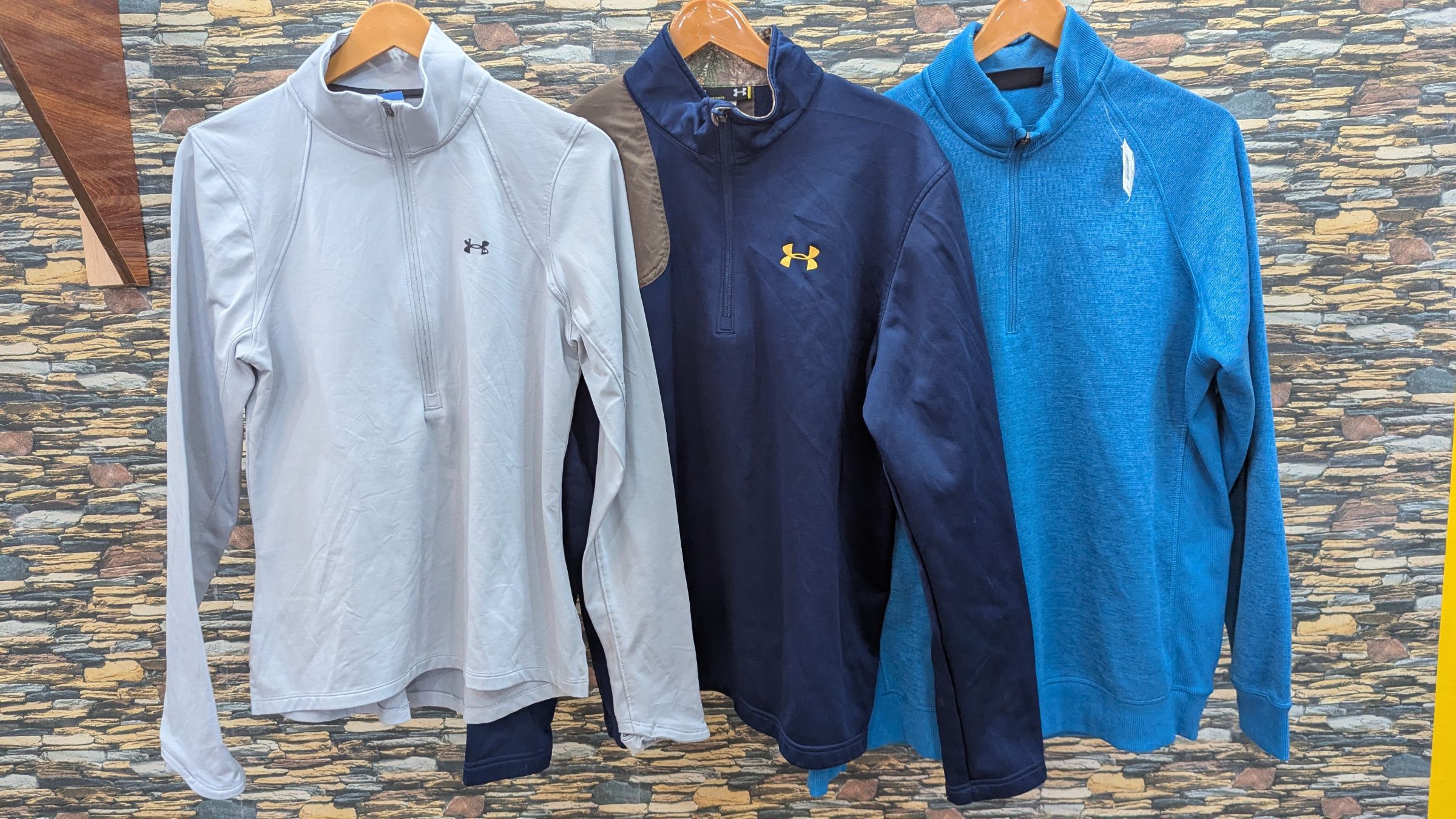 av-1844 under armour sweatshirts