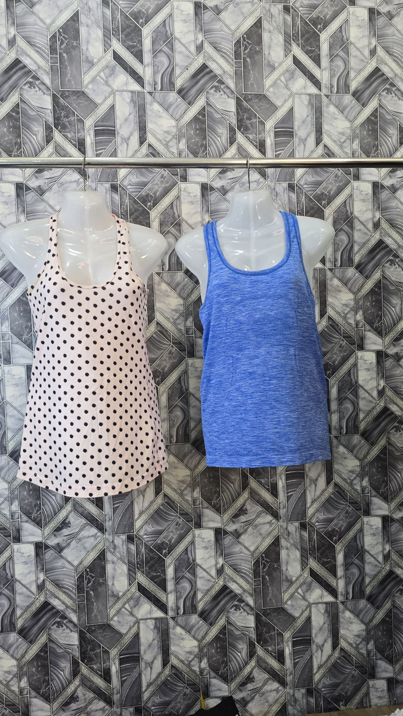 av-1858 lululemon tank tops
