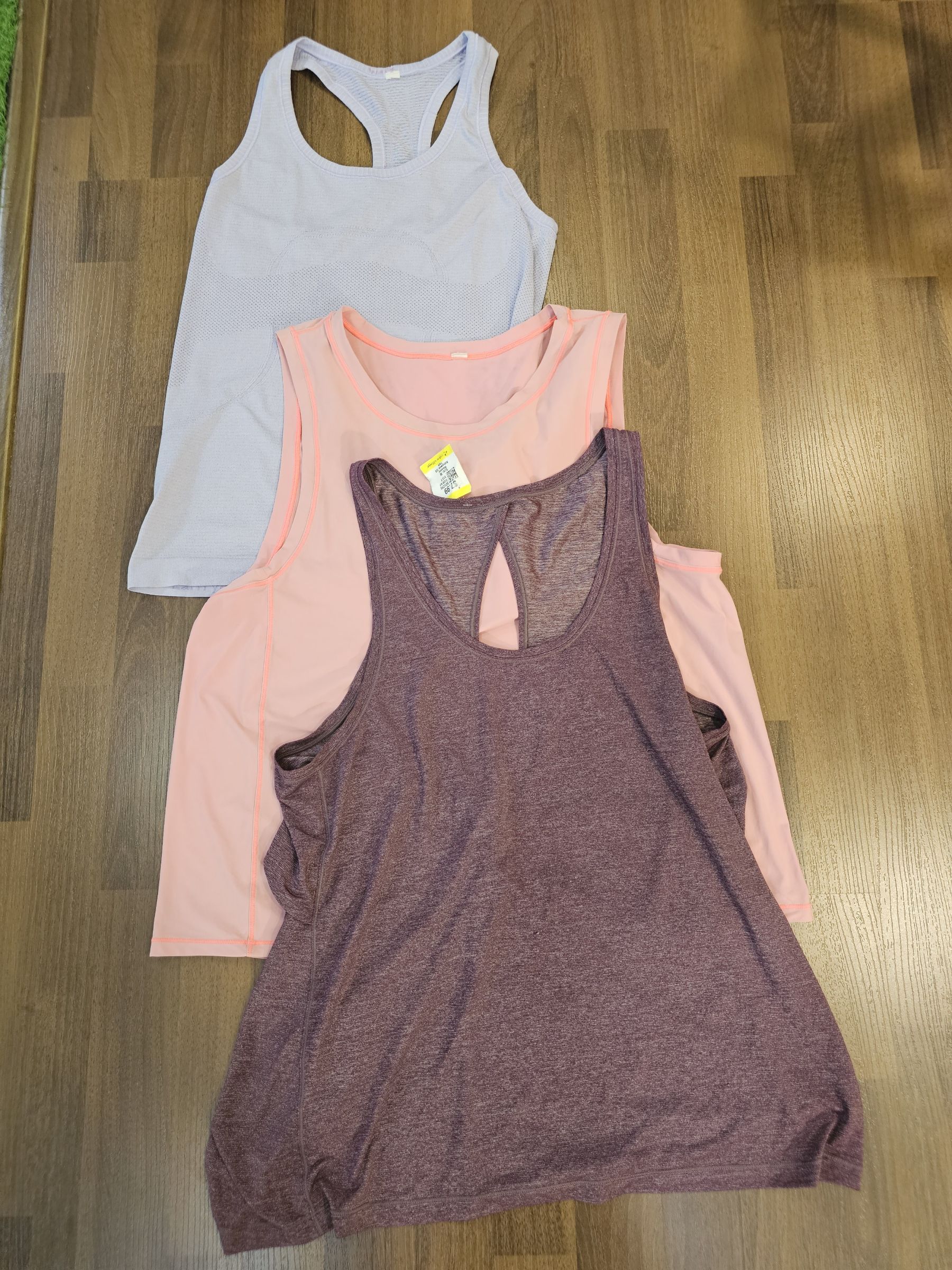 av-2145 lululemon tank top