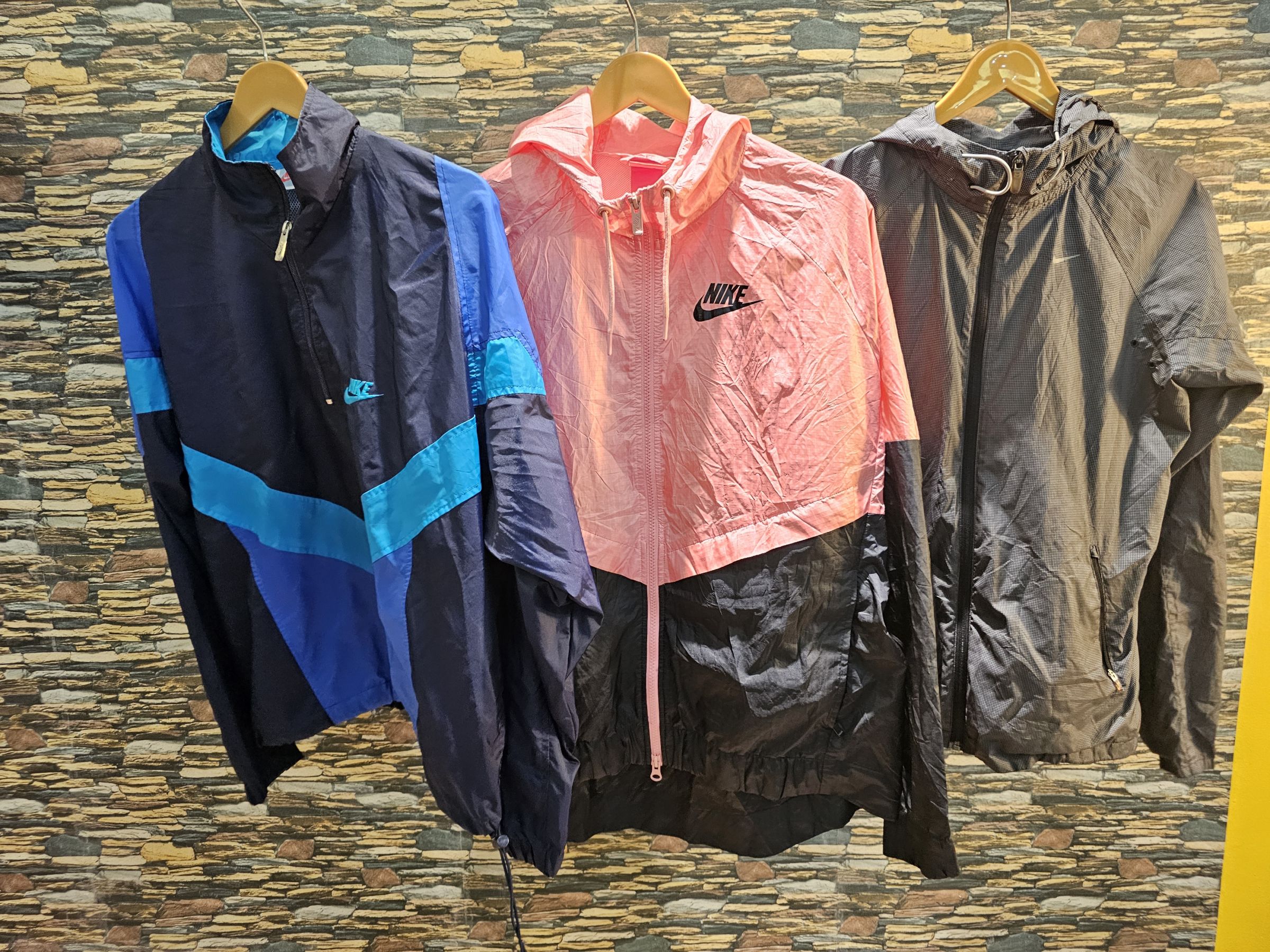 av-2158 nike windbreaker