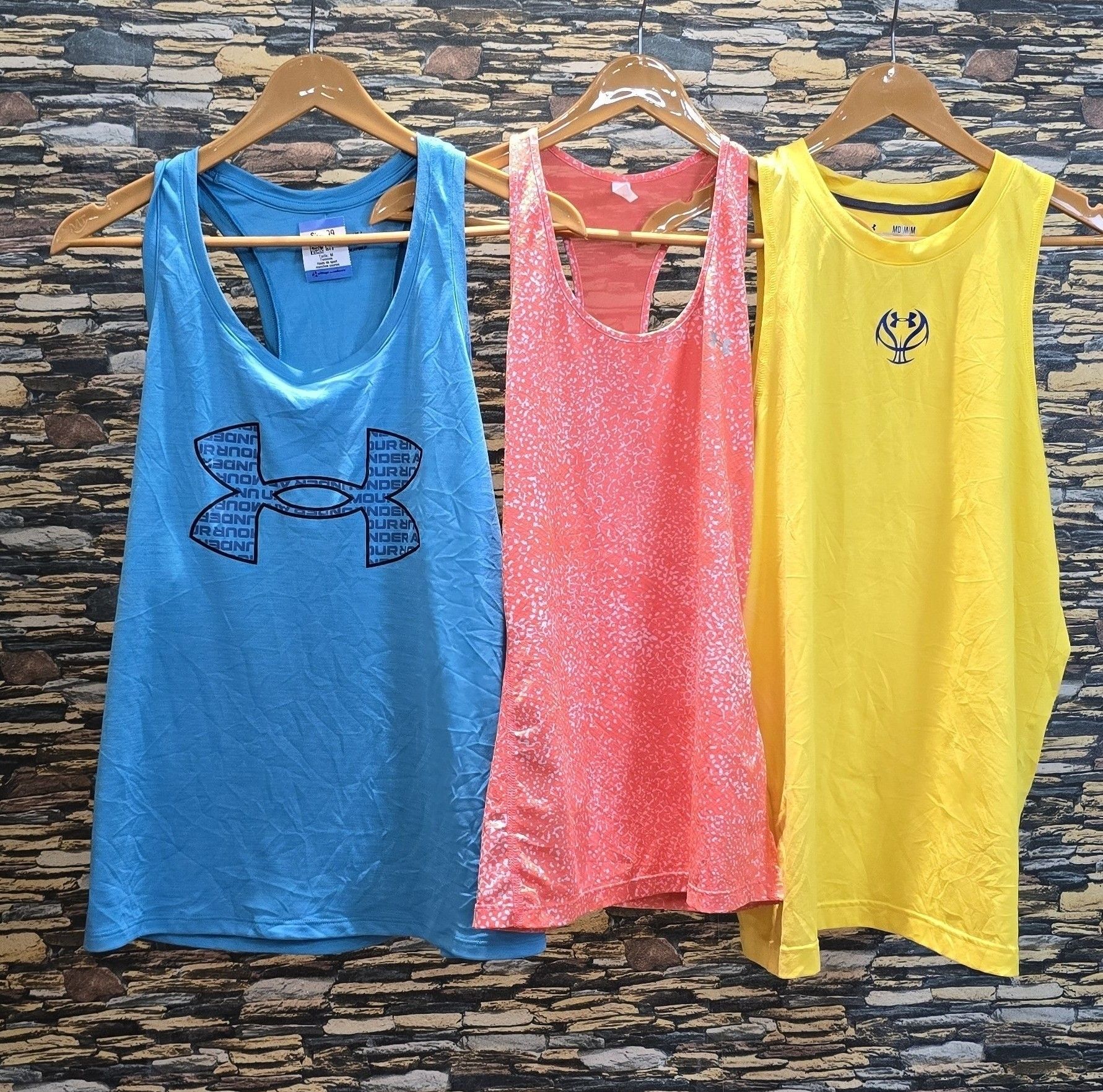av-1980 under armour tank tops
