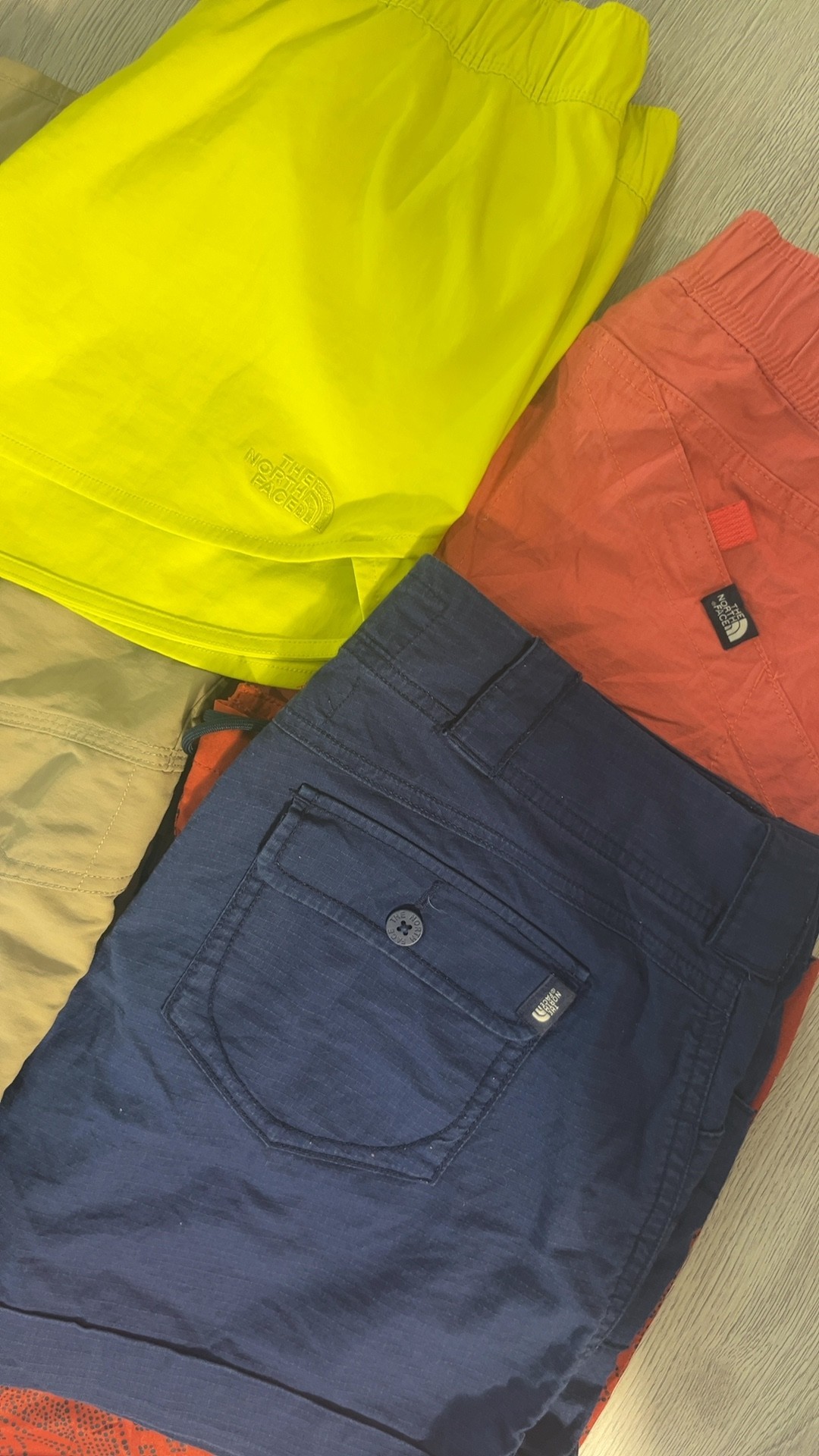 avg-0638 the north face mix shorts