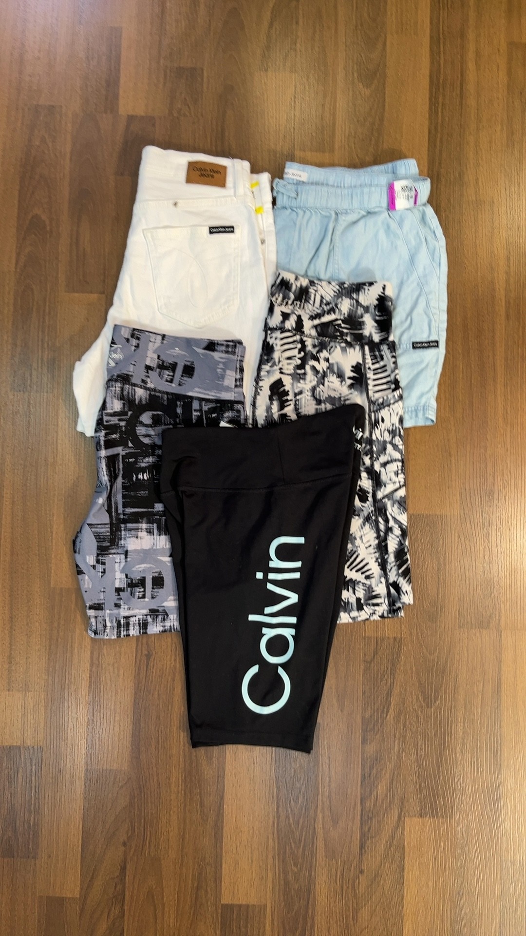 av-2370 calvin klein shorts