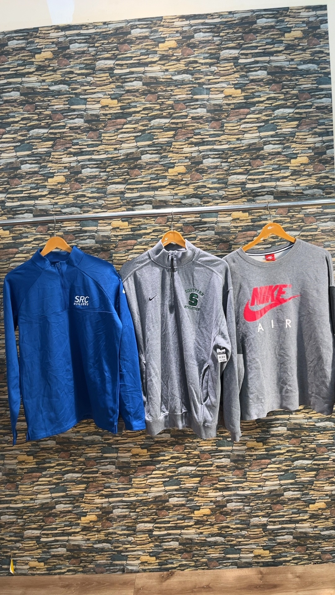 av-2413 nike sweatshirt