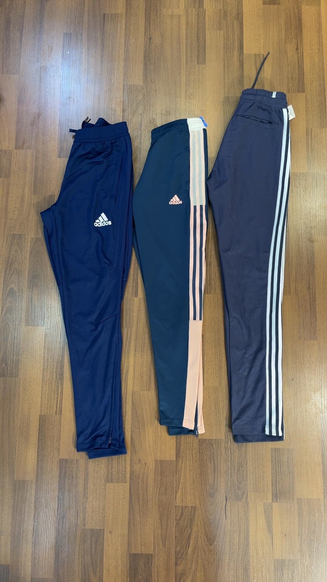 av-2518 adidas track pants
