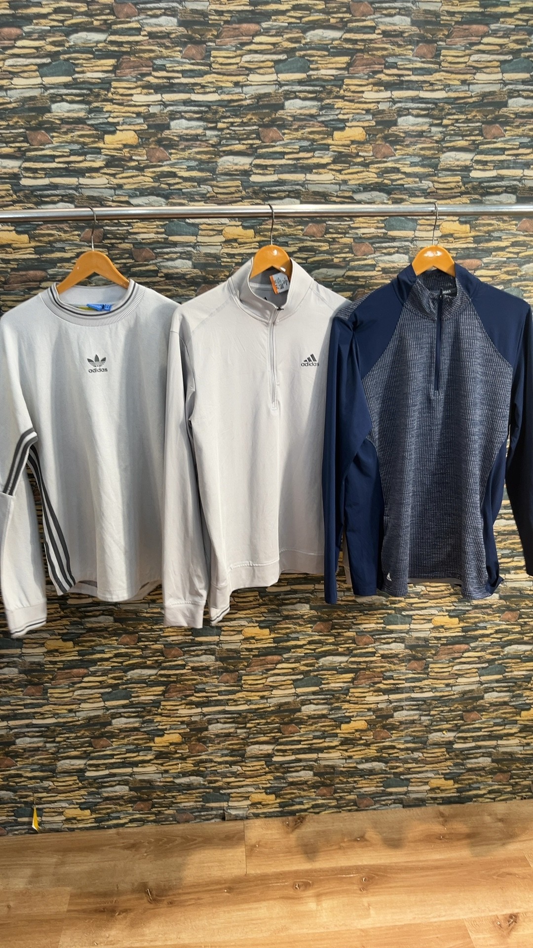 av-2561 adidas sweatshirts
