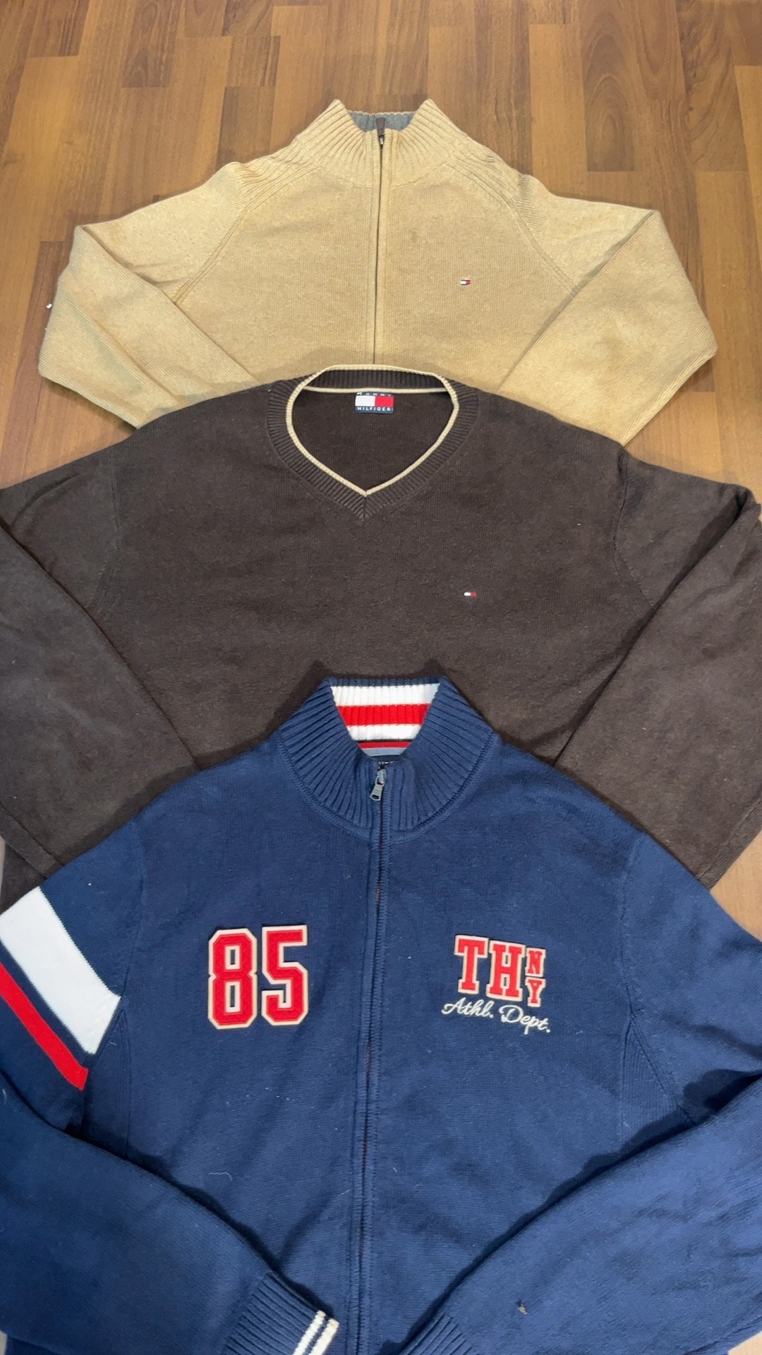 av-2767 tommy hilfiger sweaters