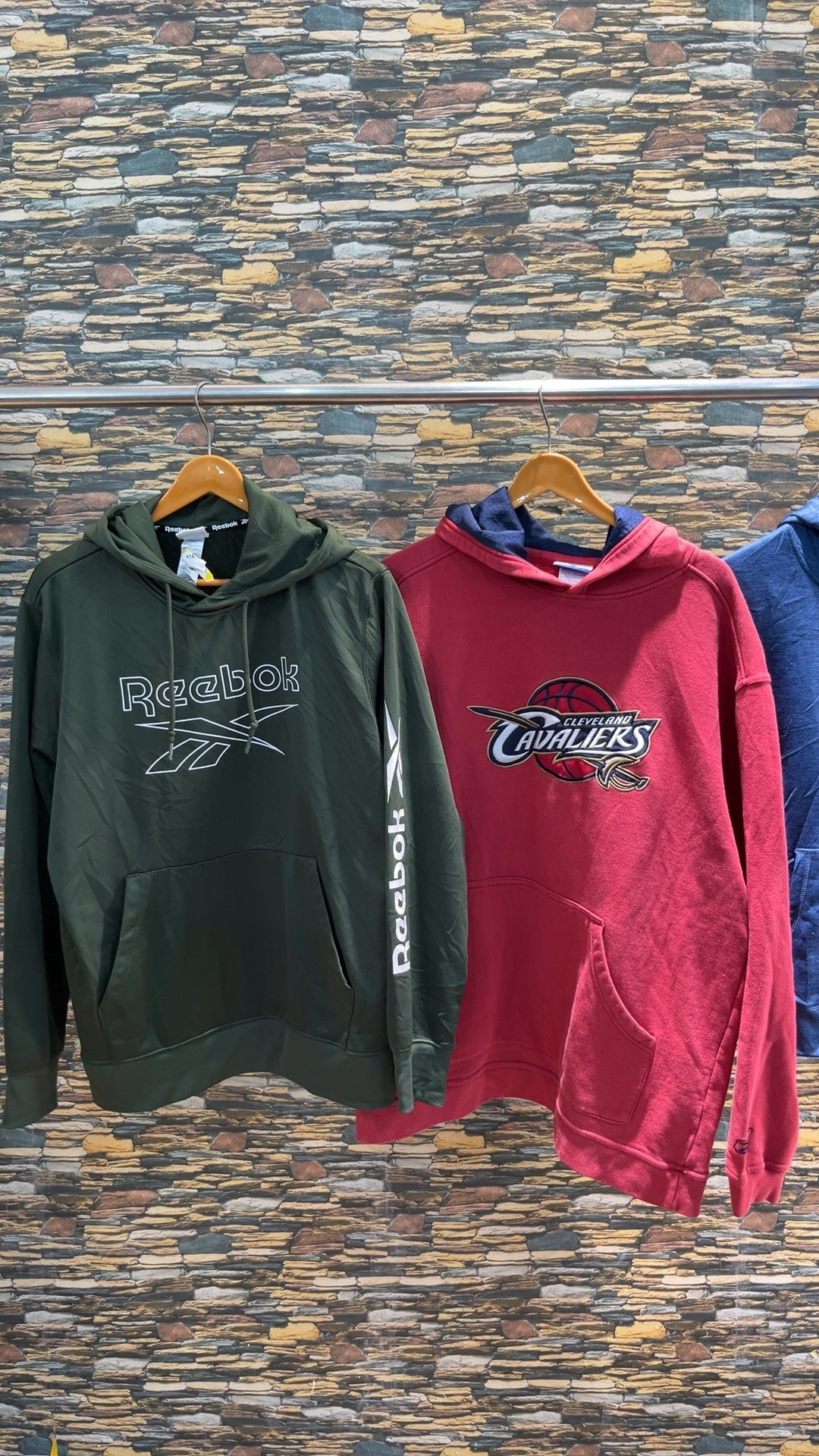 av-2759 reebok hoodies